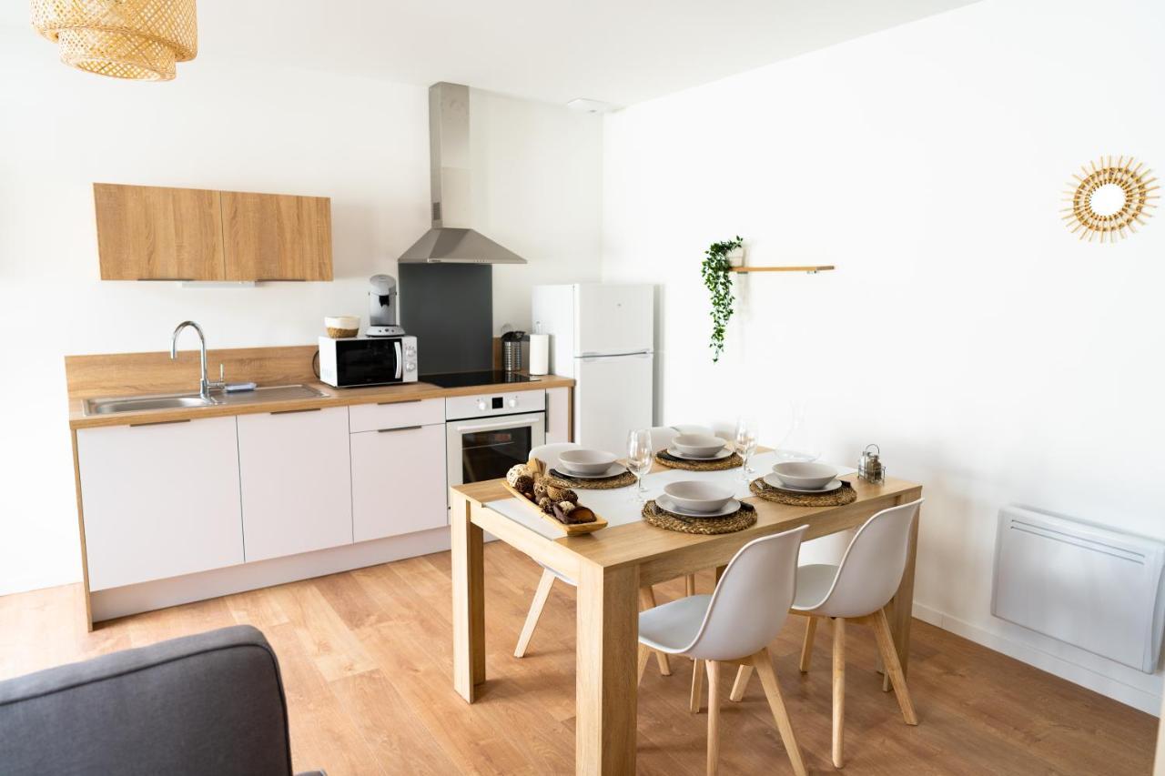 Spacieux Appartement Avec Parking Prive A Сомюр Екстериор снимка
