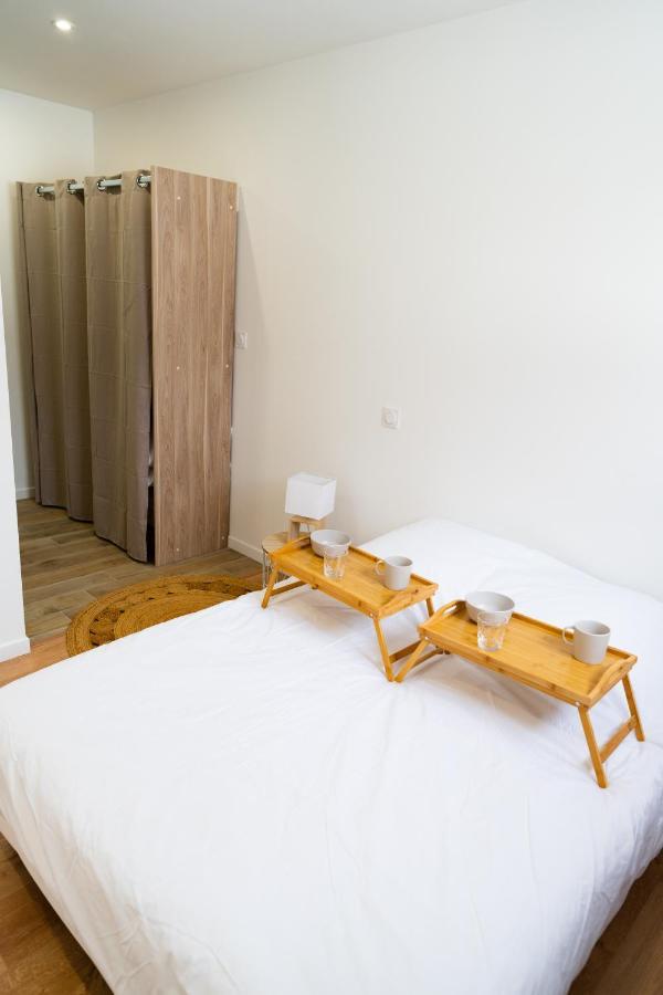Spacieux Appartement Avec Parking Prive A Сомюр Екстериор снимка